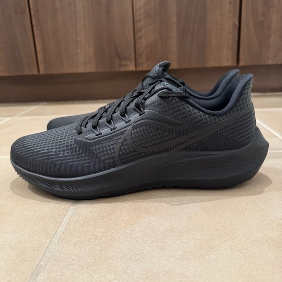 Nike Other - NIKE AIR ZOOM PEGASUS 39 s 10.5